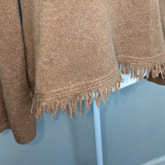 Anthropologie Akemi+Kin Aruna Fringe Cowl Neck Tan Sweater Size XS - Picture 4 of 9